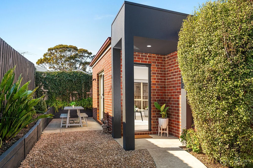 3/8 Torquay Road, Belmont, VIC 3216