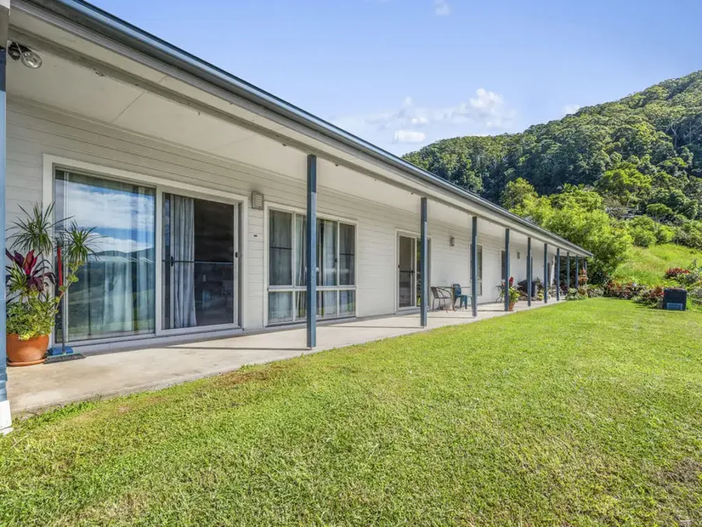 Coffs Harbour 4房  Elevated Coastal Living with Breathtaking Views...