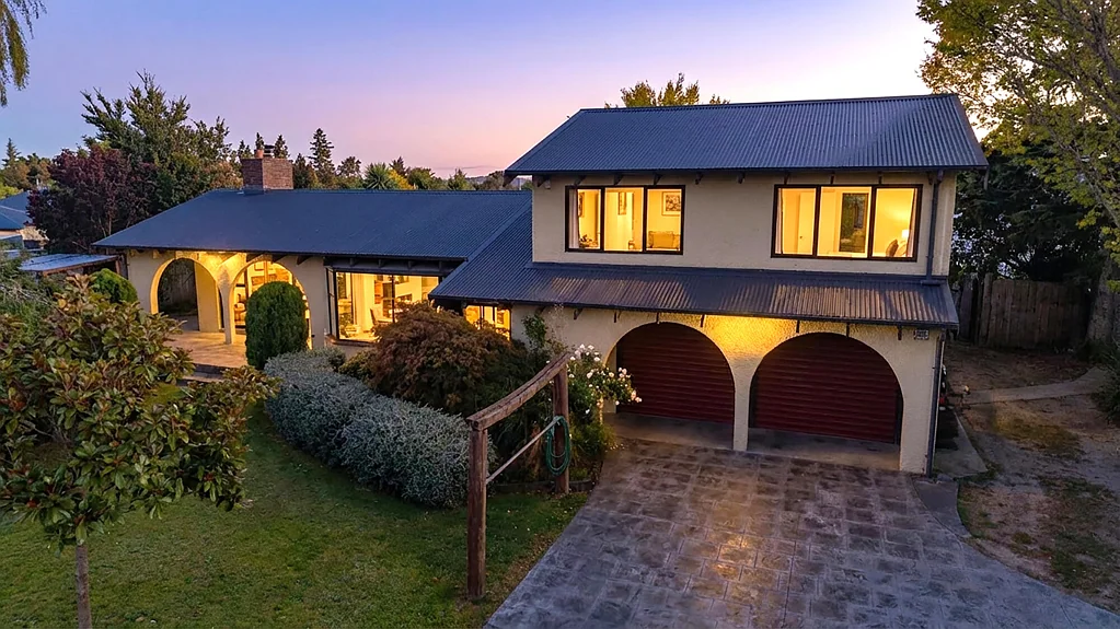 Oxford 3 Bedroom Sun-Soaked Mediterranean Retreat