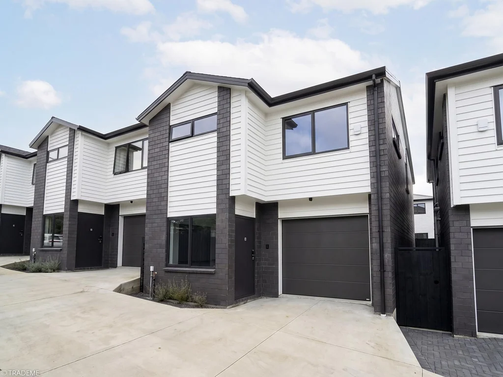 Botany Downs 3Moenga Last Unit Remaining! 3 Beds + Study