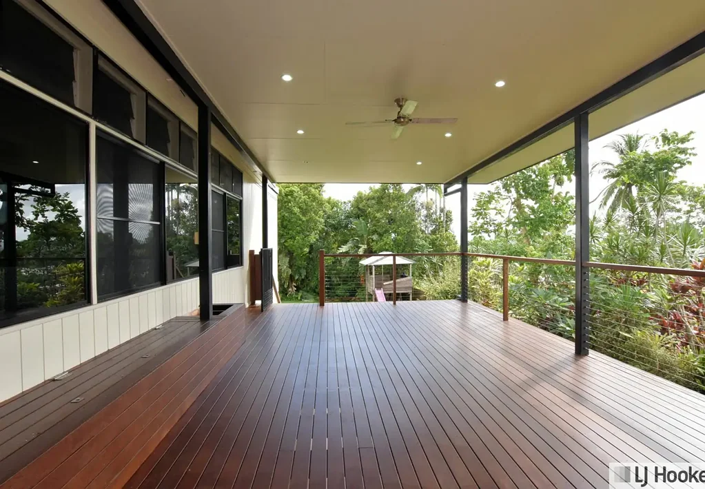 10 Briggs Street, Tully, QLD 4854