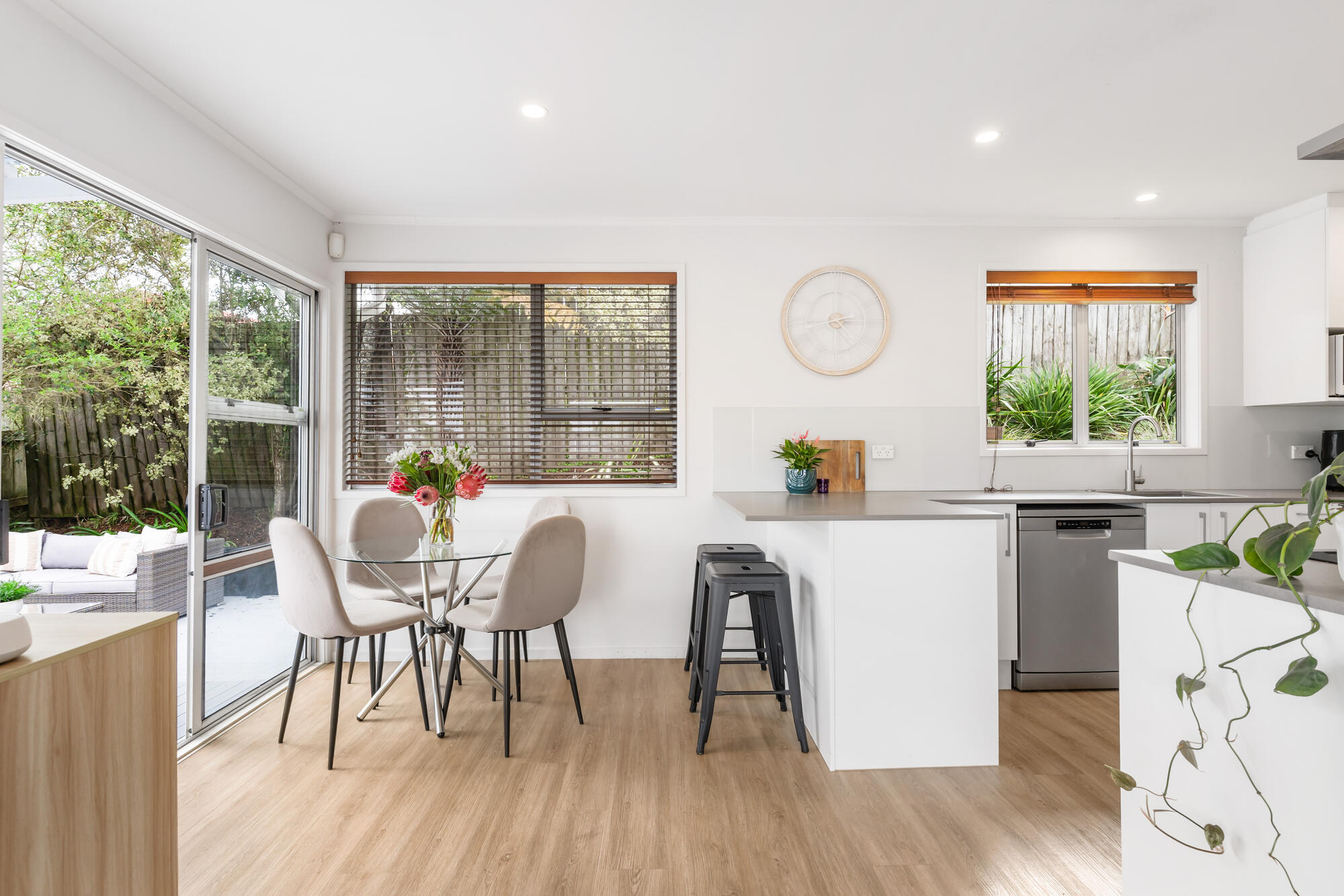 45 Sycamore Drive, Sunnynook, photo 11