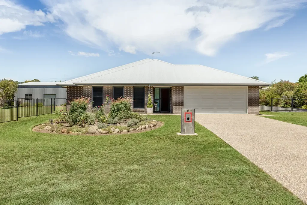 6 Pamela Court, Withcott, QLD 4352