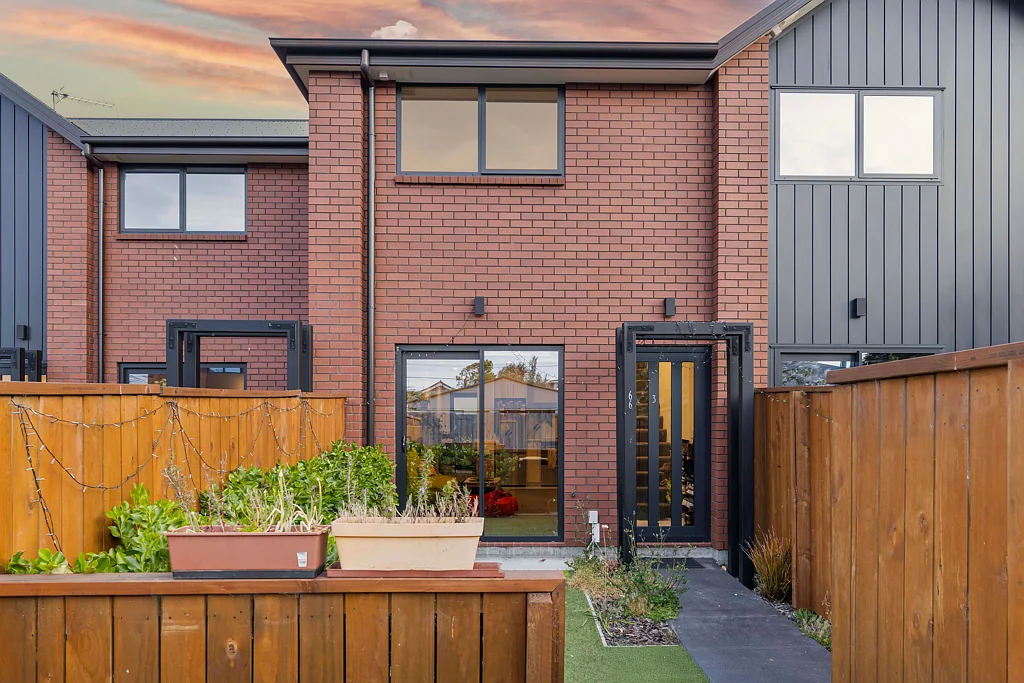 Sydenham 3房  Priced $145K Below RV!