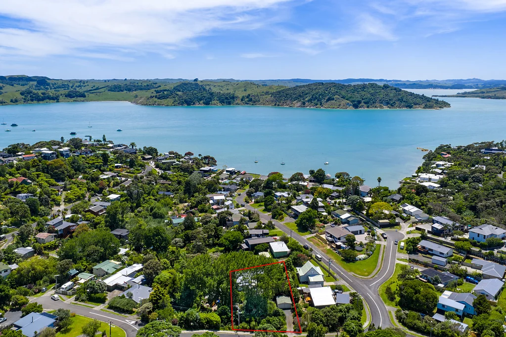 Raglan 3房  Space, Soul, and Seaside Living