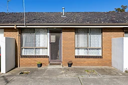 2/607 Creswick Road, Wendouree