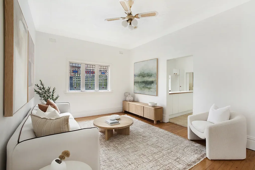 Kingsford 2બેડરૂમ Tightly-Held Solid Brick Semi Located on the Kingsford/Randwick Border