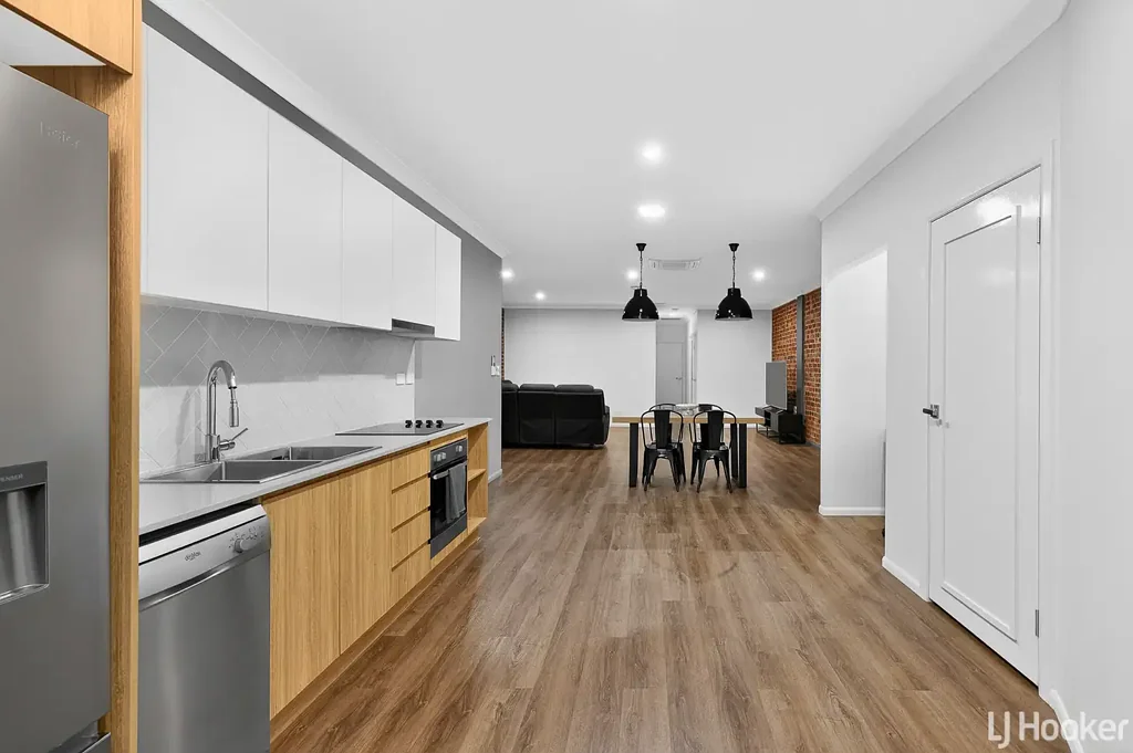 Furnished CBD Apartment!