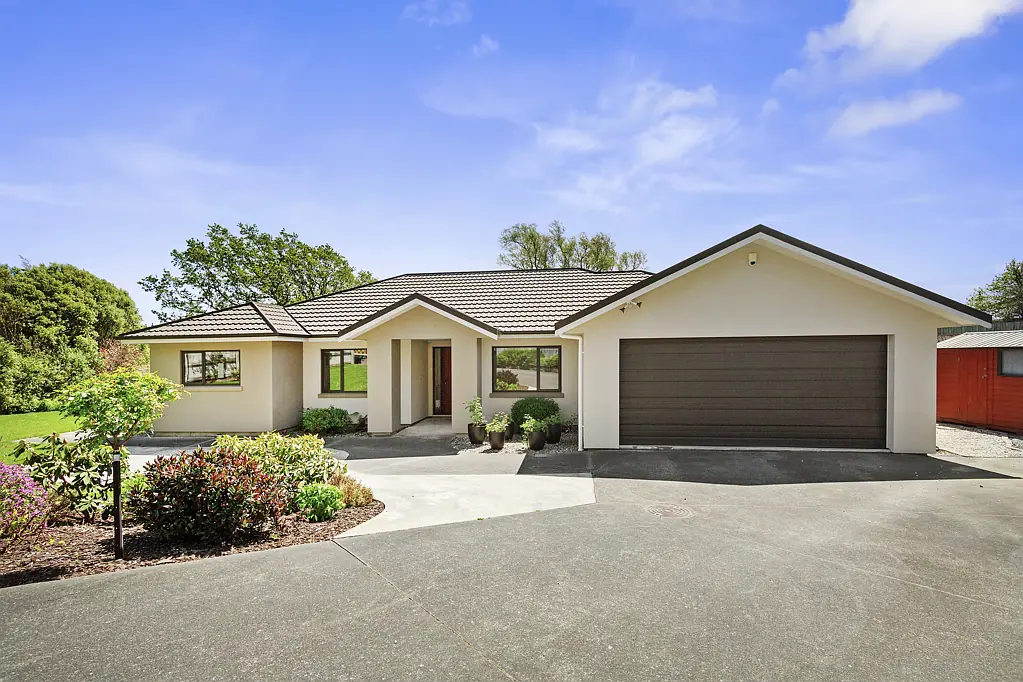 Wainuiomata 4ਬੈੱਡਰੂਮ Stunning Retreat on Parklike Grounds