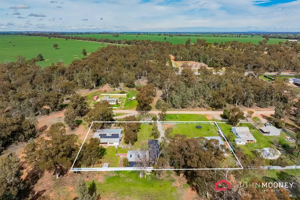 Ganmain 3 Bedroom A Home among the Gum Trees