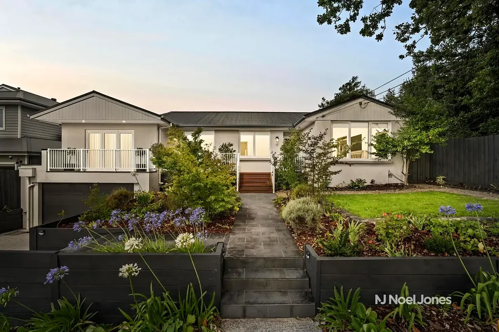 17 Glenburnie Road, Mitcham, VIC 3132