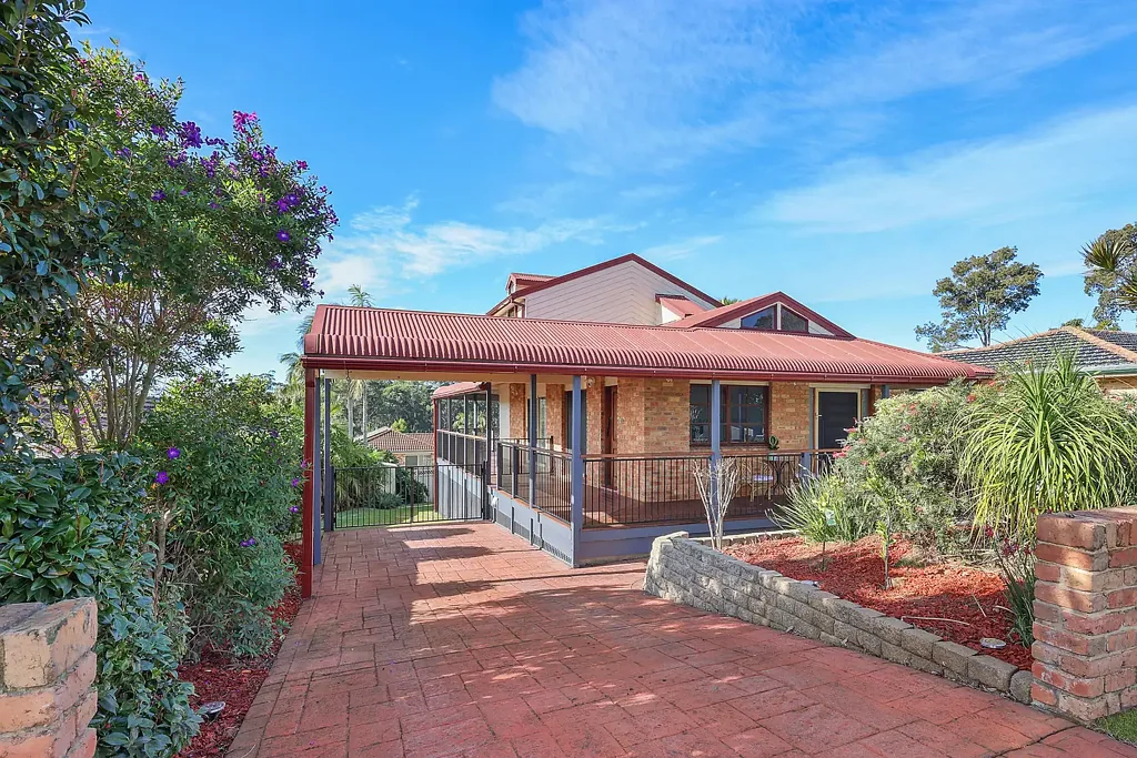 Glenning Valley 3 Slaapkamer Beautifully Renovated Family Home in Peaceful Glenning Valley Setting
