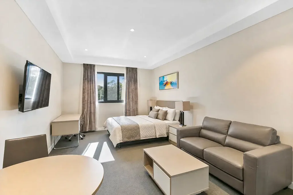 MODERN, FULLY FURNISHED STUDIO SPACE