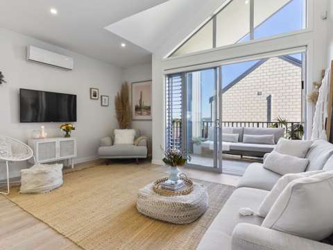 Hobsonville 2房  Connect with coastal walkway, nature & sea views!