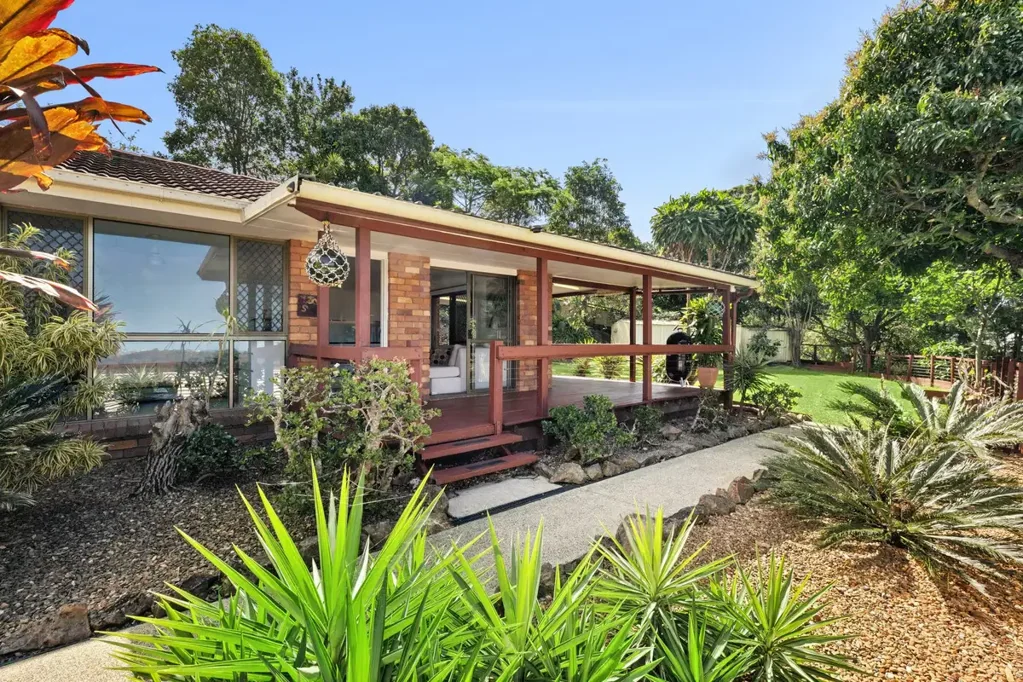 Bli Bli 4 Bedroom Elevated views, easy living and space for every adventure