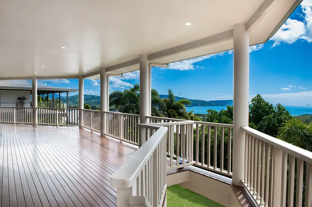 Cannonvale 5कमरा Elevated Family Living With Panoramic Sea Views