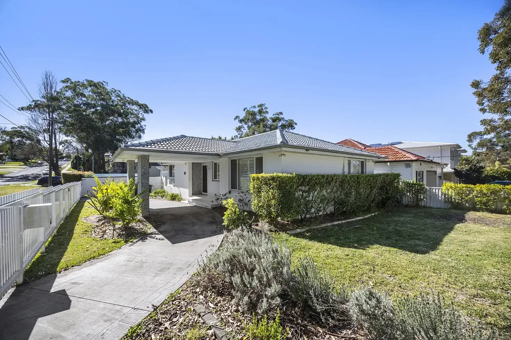 Renovated Family Home with Swimming Pool - 3 Month Lease Term