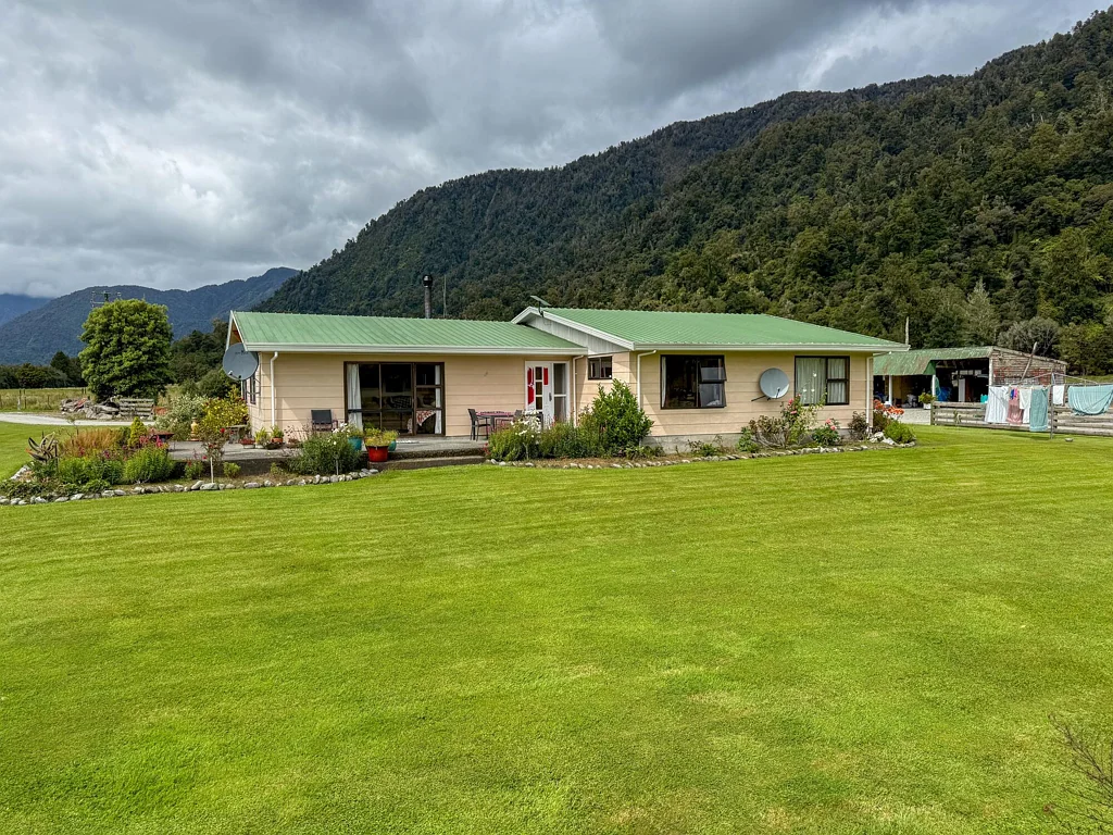 Franz Josef Glacier Productive Dry Stock Unit With Scenic Views