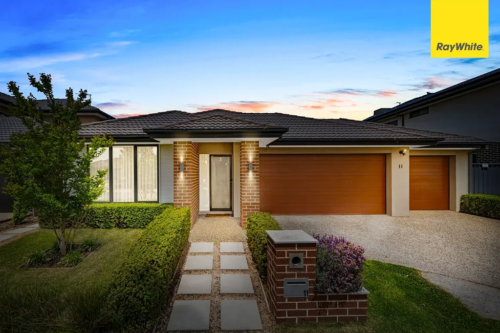 11 Tamboritha Boulevard, Weir Views, VIC 3338