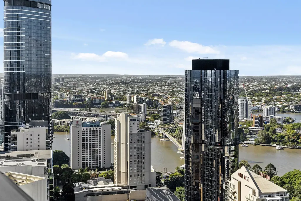 Brisbane City 1Zimmer High Yield Investment or Perfect First Home in Queens Wharf Residences Level 36