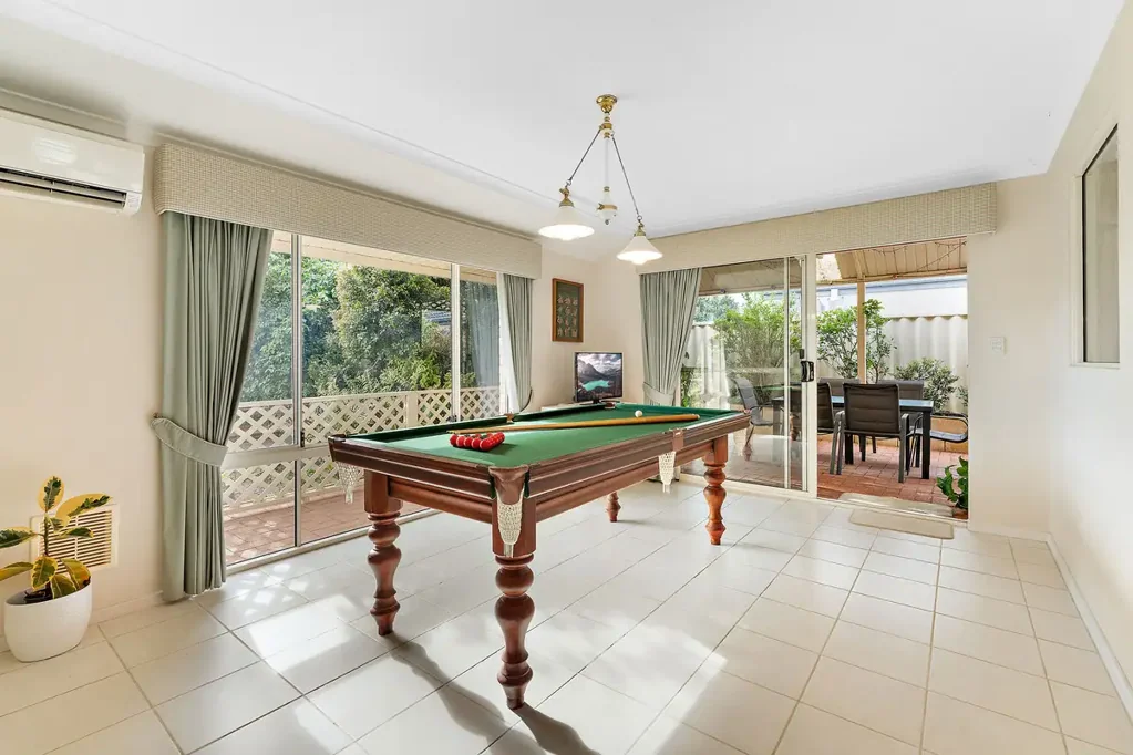 17 Granada Loop, Seville Grove, WA 6112