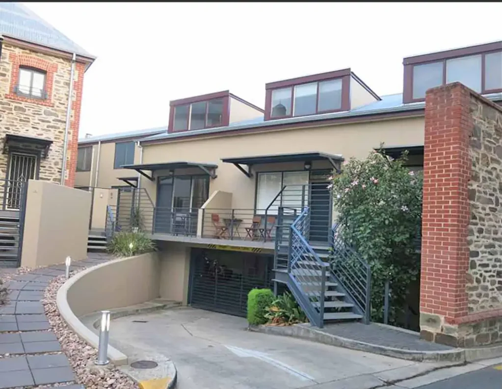 Fully furnished, 2 bedroom, 1.5 bathroom – 5 min walk to city centre