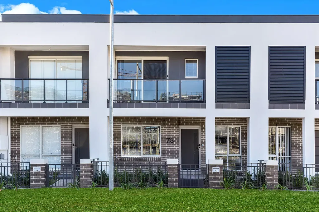 Thornton - As new spacious terrace