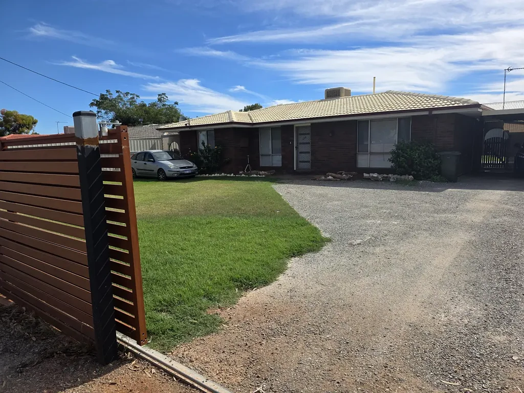 198 Hare Street, West Lamington, WA 6430