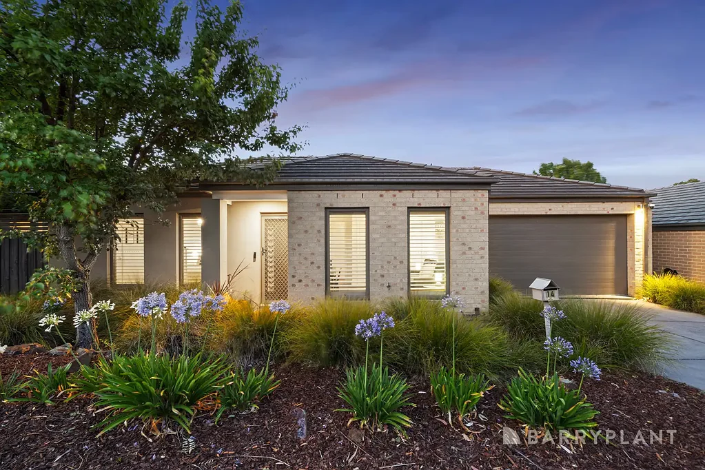 14 Tanika Circuit, Croydon, VIC 3136