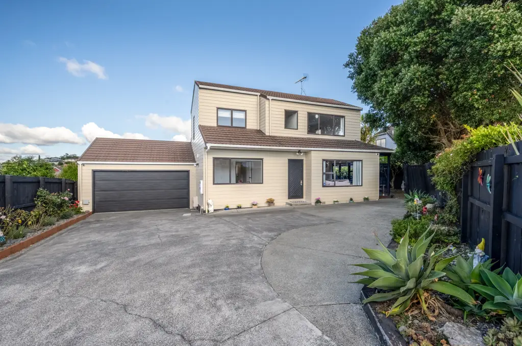 Botany Downs 3 Bedroom PRICED TO SELL - PRESENT YOUR OFFER!
