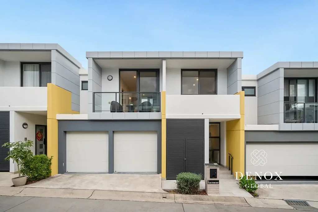 Norwest 3कमरा Contemporary Family Home with Multiple Living Areas in Prestigious Norwest Community