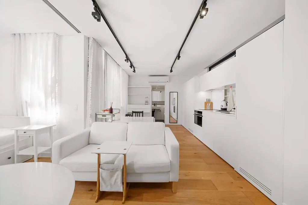 Ultra Convenient Furnished Apartment