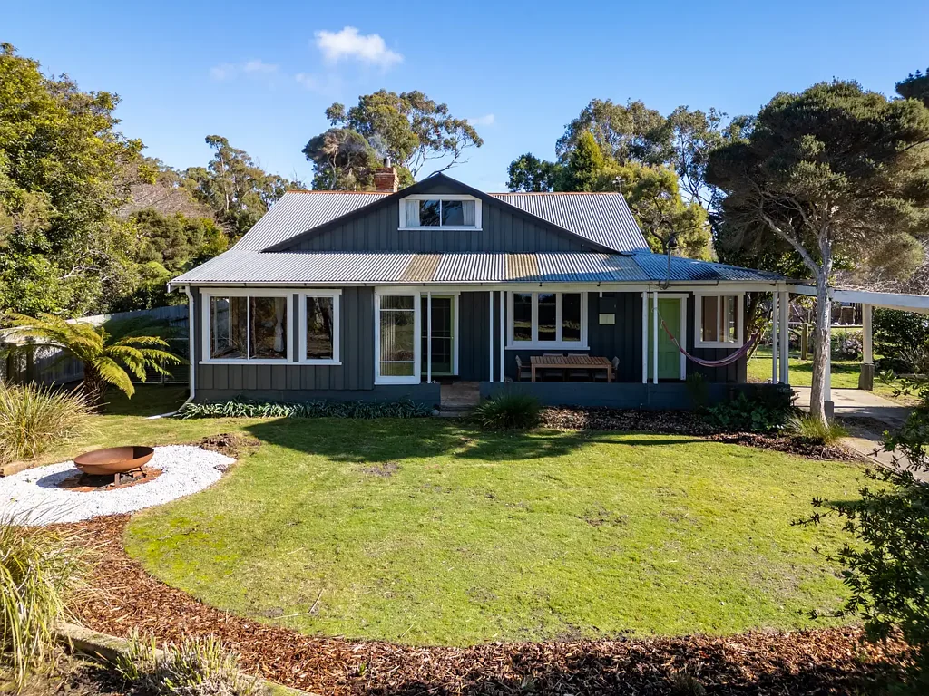 Swan Point 3ਬੈੱਡਰੂਮ 1930's Cottage with Water Views!