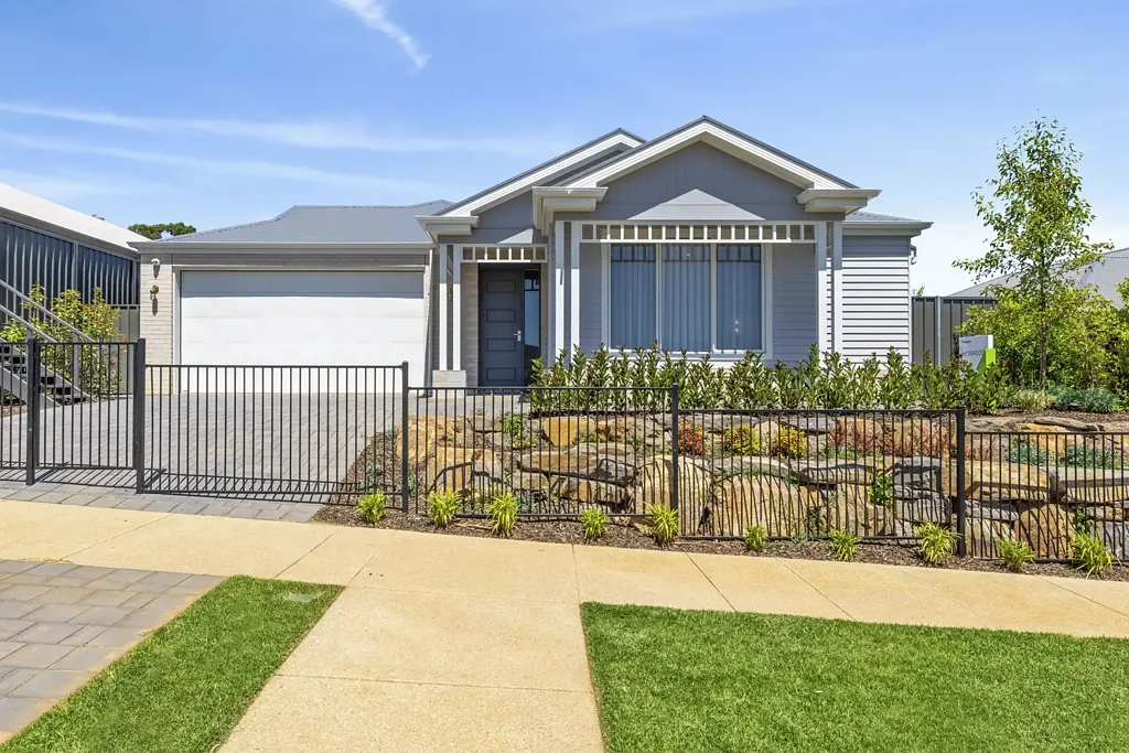 Mount Barker 4Kwarto Step into Sophistication: Beautiful Rivergum Home Now Available in Aston Hills!