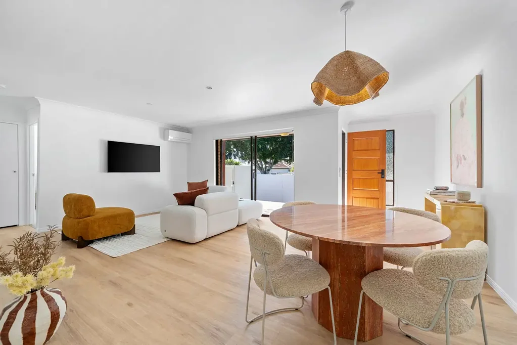 Mermaid Waters 2房  Simply Move In and Enjoy – Impeccably Renovated Mermaid Waters Duplex