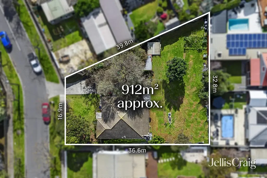 Newport 3Zimmer Substantial Land, Exceptional Newport Potential