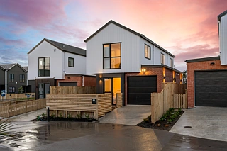 4D Mahogany Street, Westgate, Waitakere City