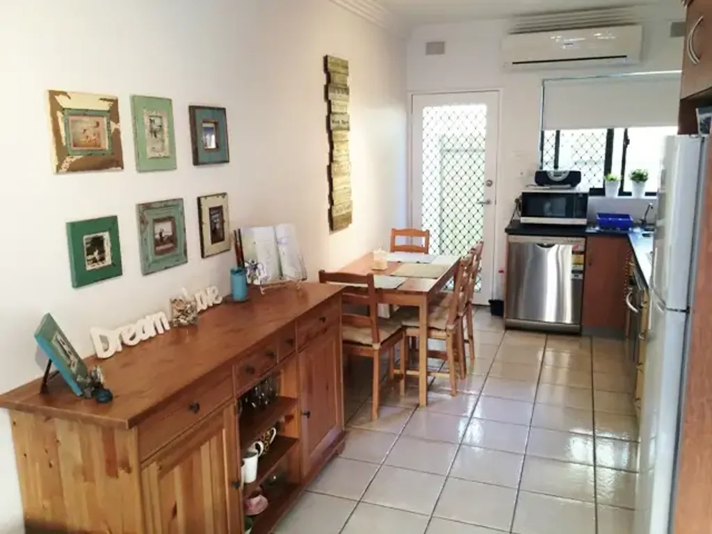 Stylish 2-Bedroom Unit in Prime West Beach Location