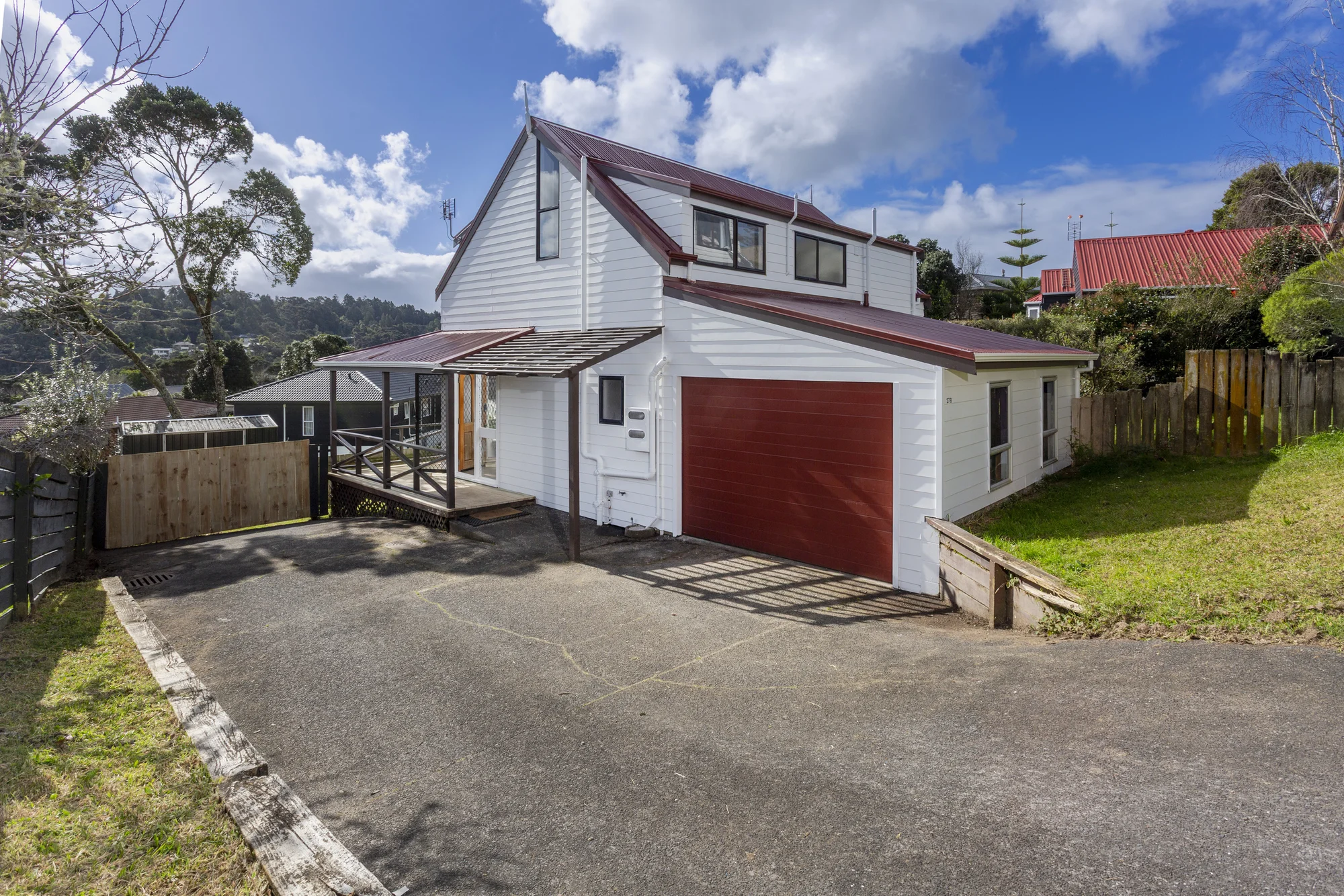 Glenfield 3 Bedroom Vendors Have LEFT NZ! - This Home Must Be Sold!