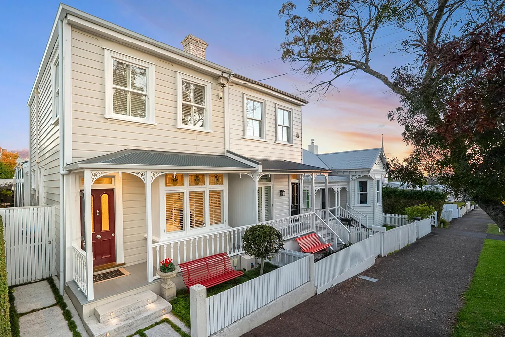 Ponsonby 3房  Victorian Villa | Vogue-Inspired Elegance