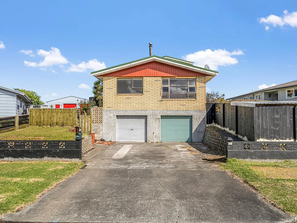 Castlecliff 3 Slaapkamer Family fixer-upper priced for immediate notice!
