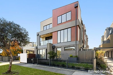 Oak Park 3Habitaciones Amazing City Skyline Views & A stone throw from Snell Grove cafés, shops, and Oak Park Station for easy commute