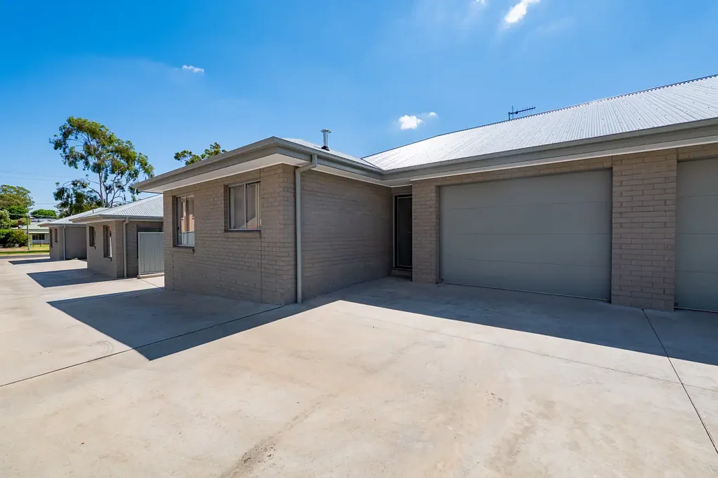 Brand New in a Prime Griffith Location!