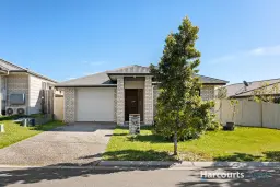 27 Cobblestone Avenue, Logan Reserve