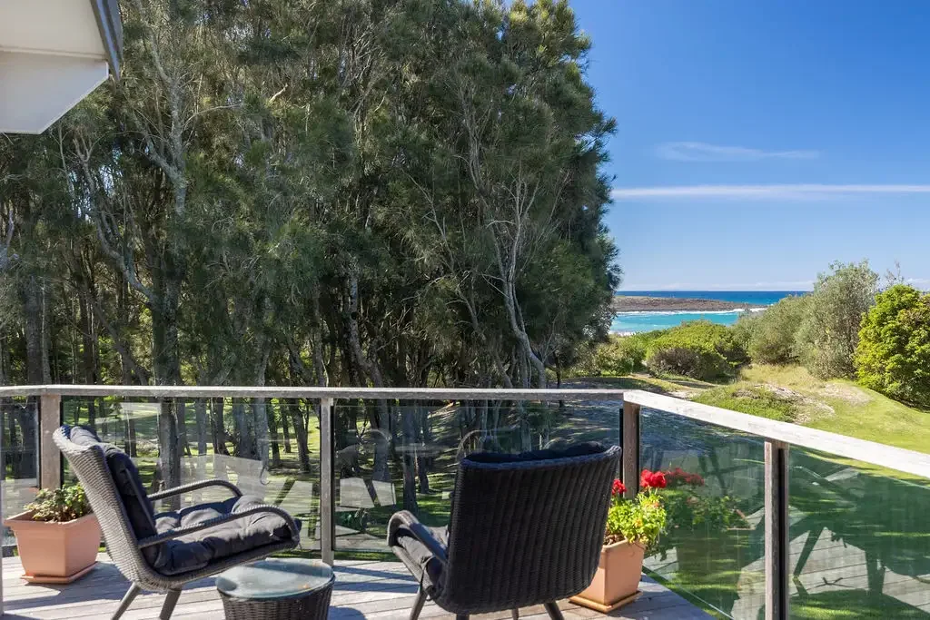 Bawley Point 3غرفة نوم North-Facing Coastal Classic with Ocean Views & Direct Beach Access