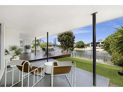 25 Beverley Crescent, Broadbeach Waters, QLD 4218, 4 Bedrooms, 3 Bathrooms, House