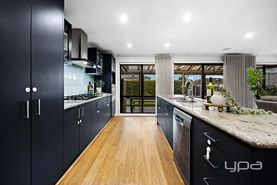 27 Toledo Crescent, Point Cook, VIC 3030, 4 chambres, 2 salles de bain, House