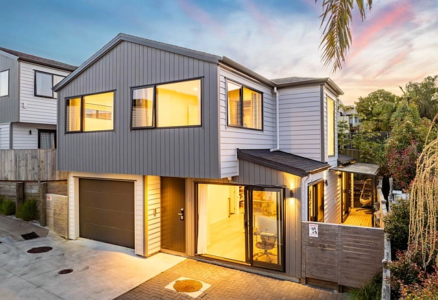 152B Luckens Road, West Harbour, Waitakere City