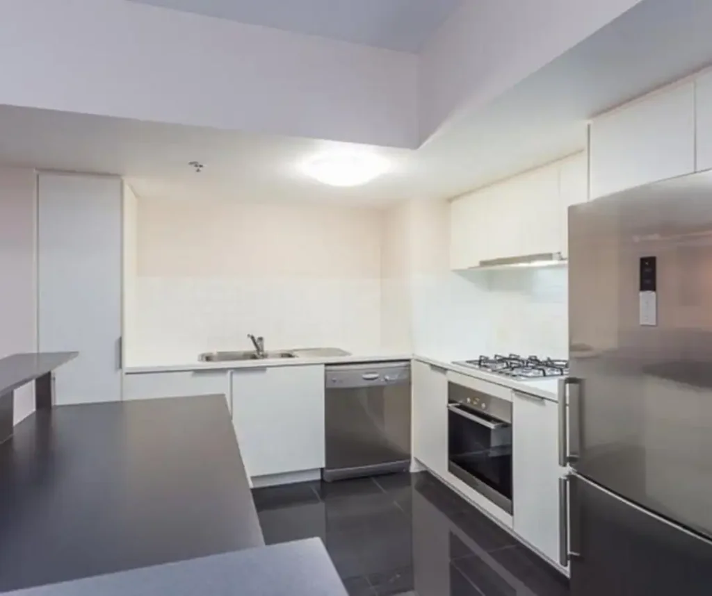 Luxury Fully Furnished Apartment with Sweeping City Views!