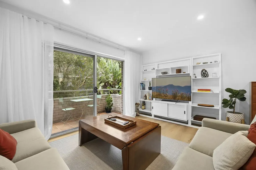 Freshwater Coastal Charm - Furnished & Utilities - 6 MONTH LEASE